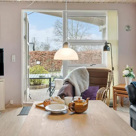 度假居 2 Bedroom In Rodby Kramnitse