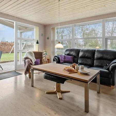 度假居 2 Bedroom In Rodby Kramnitse
